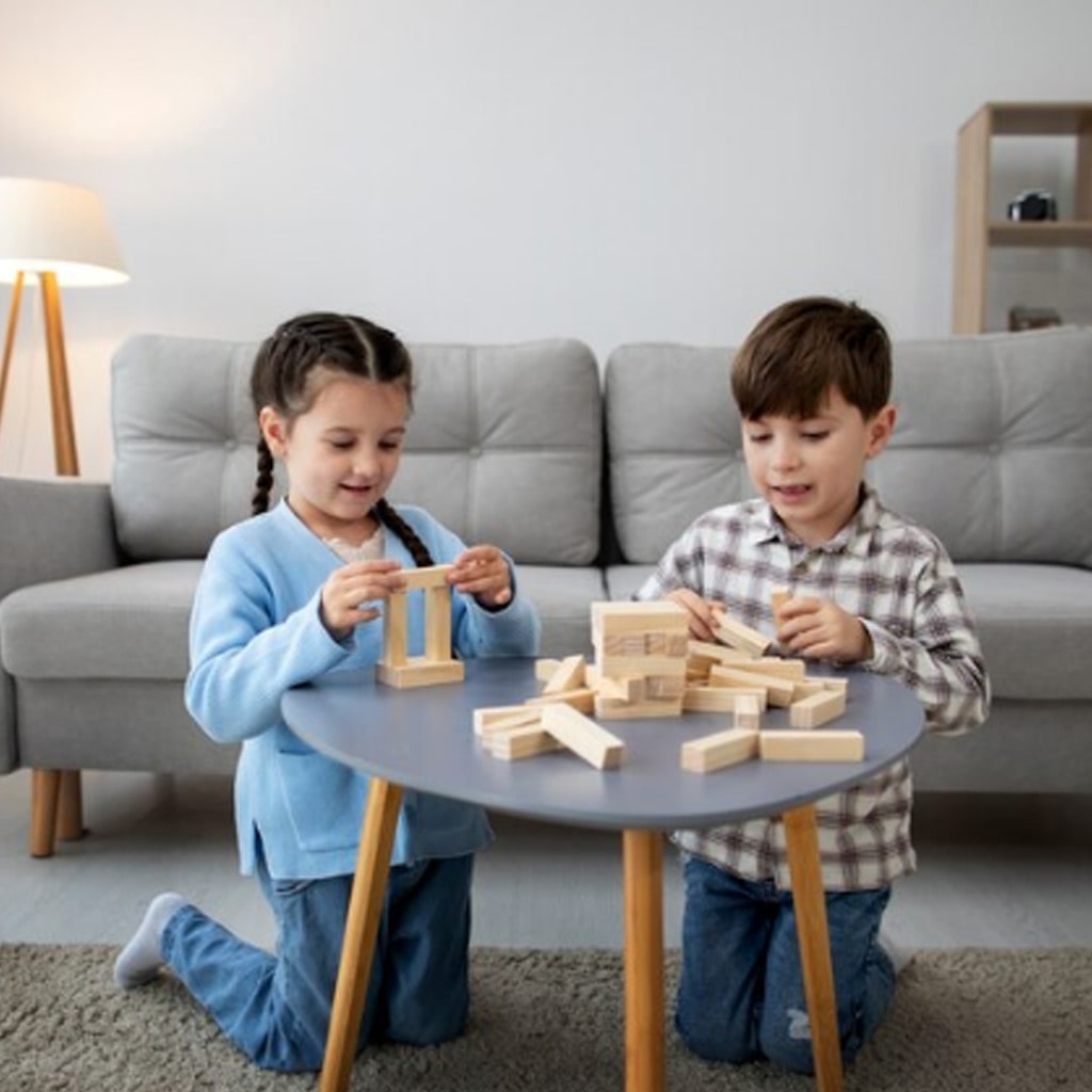 Bewegungsreiche Spiele Kinder drinnen fuer aktive Kids