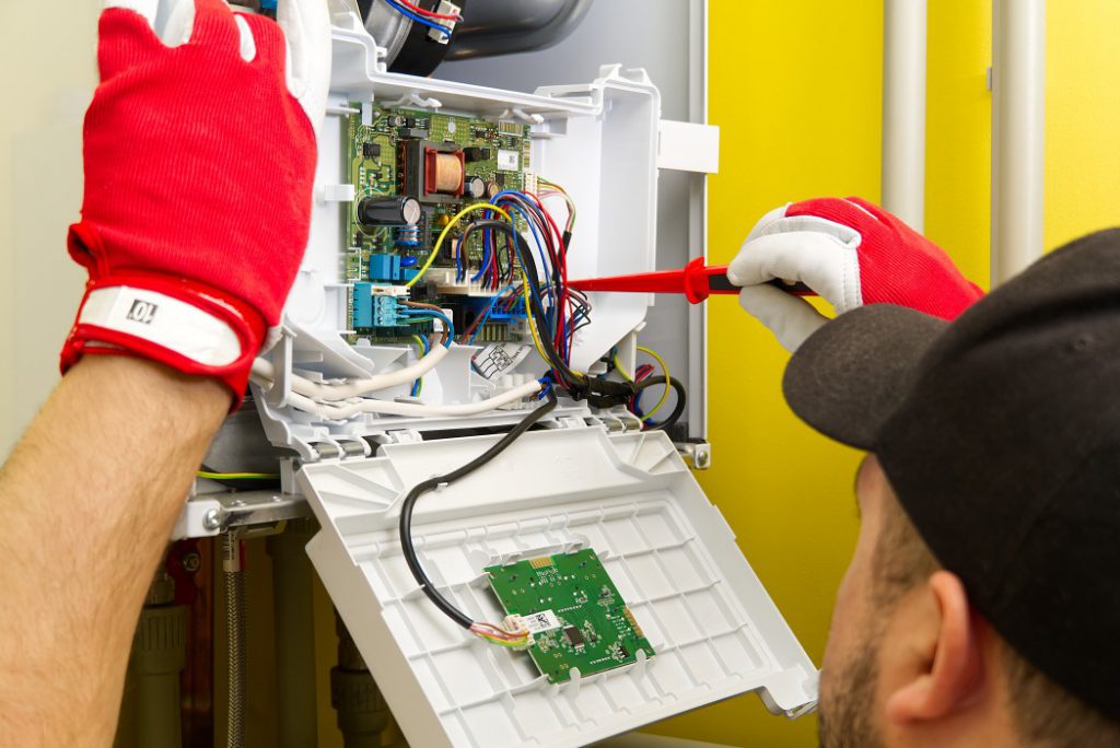 Wann ist eine außerordentliche Prüfung elektrischer Anlagen erforderlich?