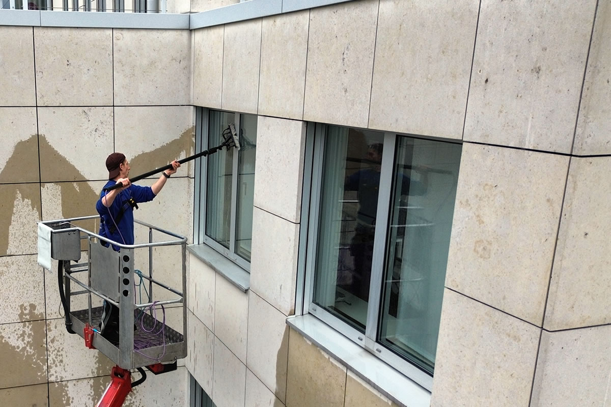 Buch dir einen Fensterputzer in der Nähe und erhalte Top-Qualität von Meister-Job